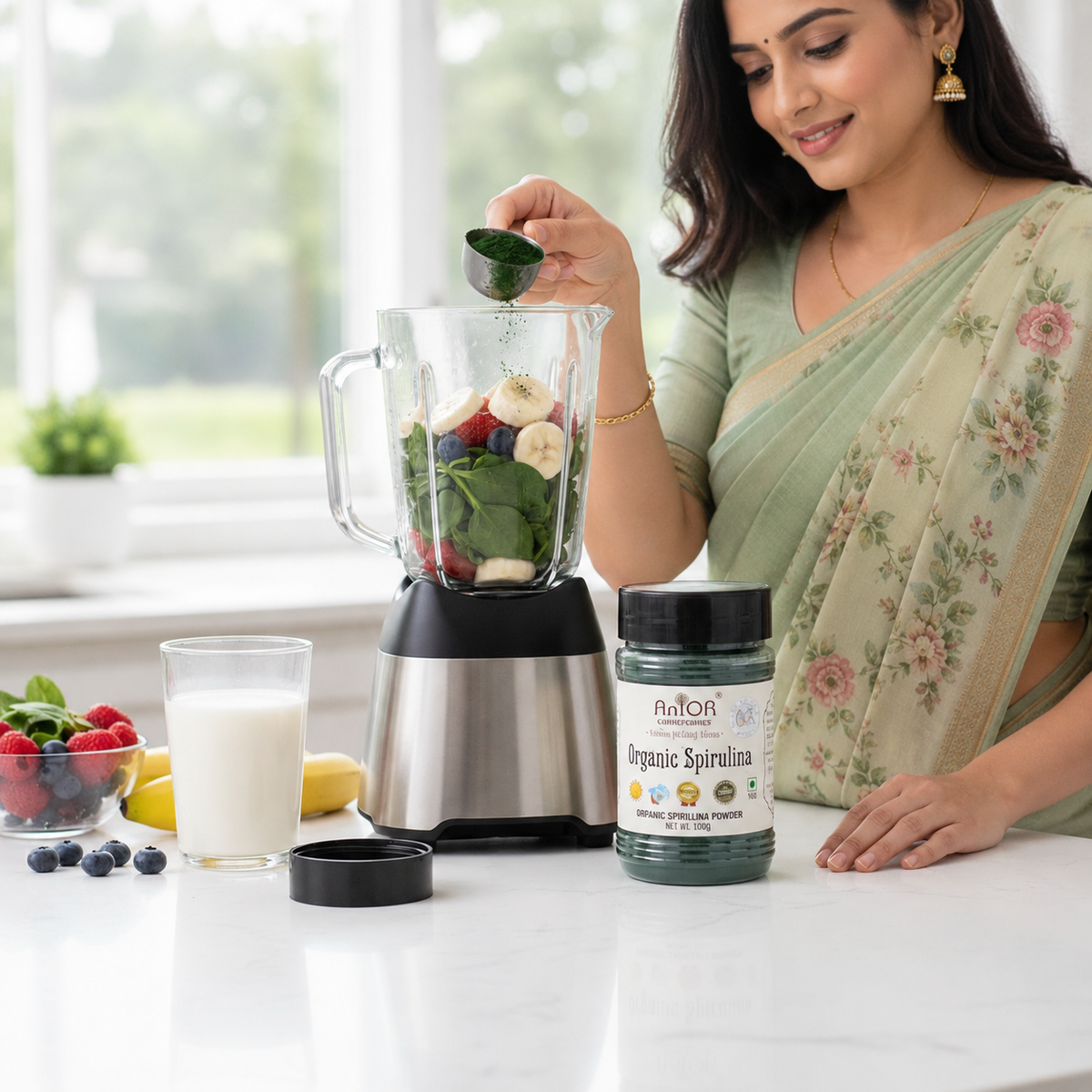 Spirulina Powder: Green Superfood Supplement